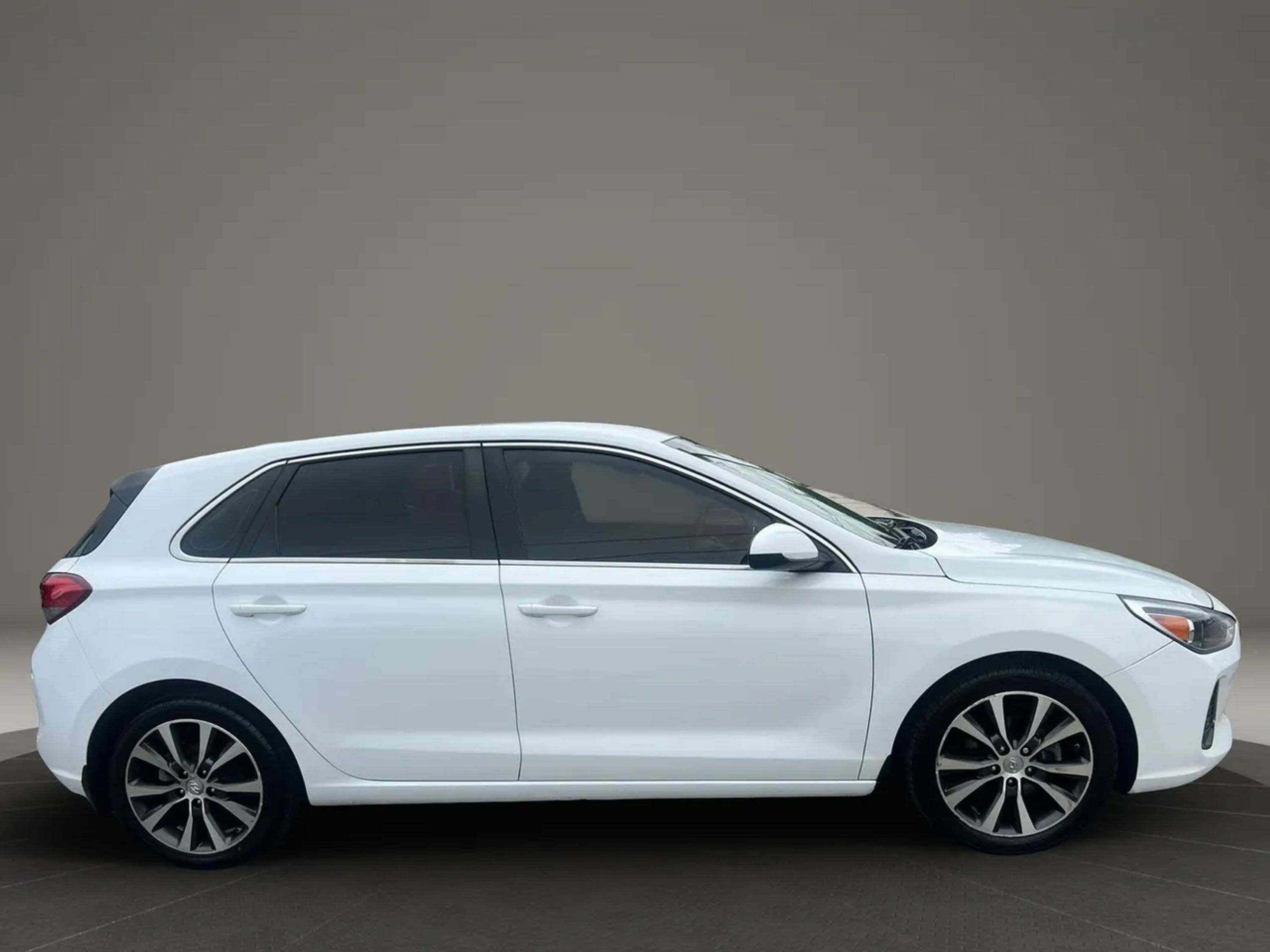 hyundai elantra gt 2019 KMHH35LE1KU103174 image hyundai elantra gt 2019 KMHH35LE1KU103174 image